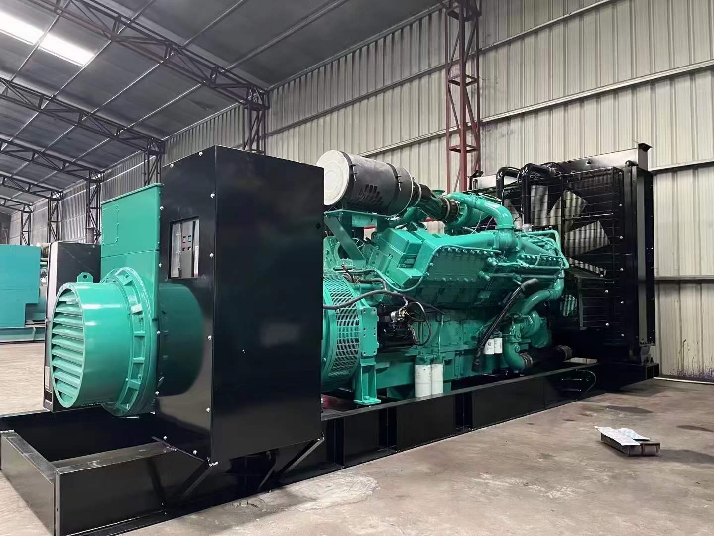 山南如何降低 800kW 柴油发电机输出电流的波动？