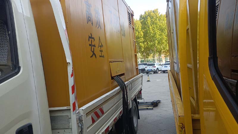 山南如何判断柴油发电机组和UPS电源的切换时间是否符合要求？