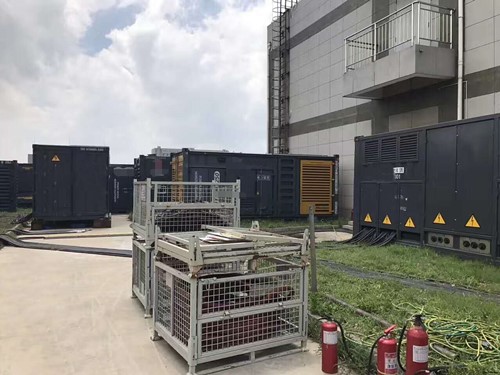 山南除了定期检查，还有哪些方法可以及时发现接触式转速表探头的磨损？